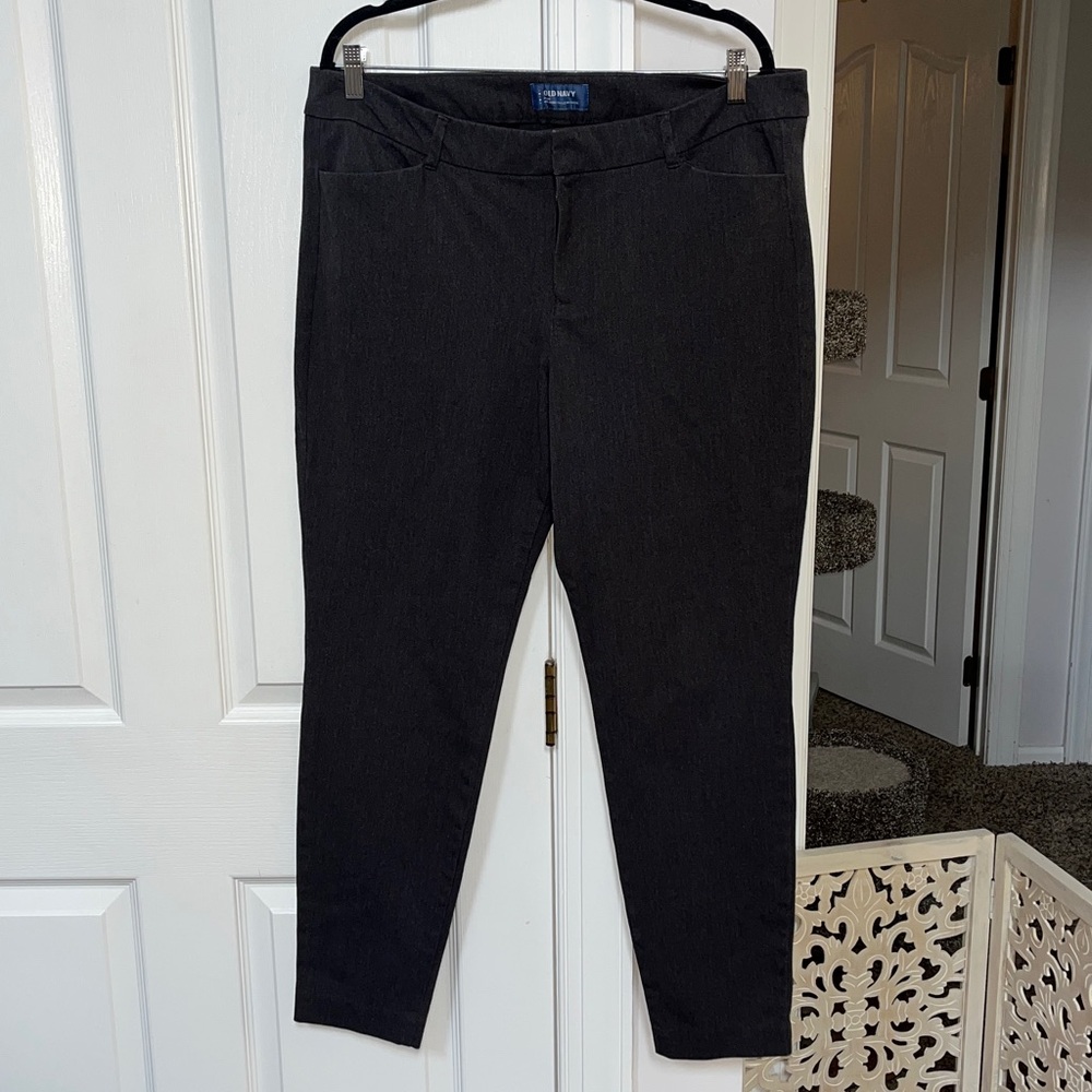 Old Navy Dark Heathered Gray mid rise Pixie pants Size 16 regular - Picture 3 of 8